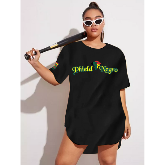 Black lady wearing women's juneteenth t shirt